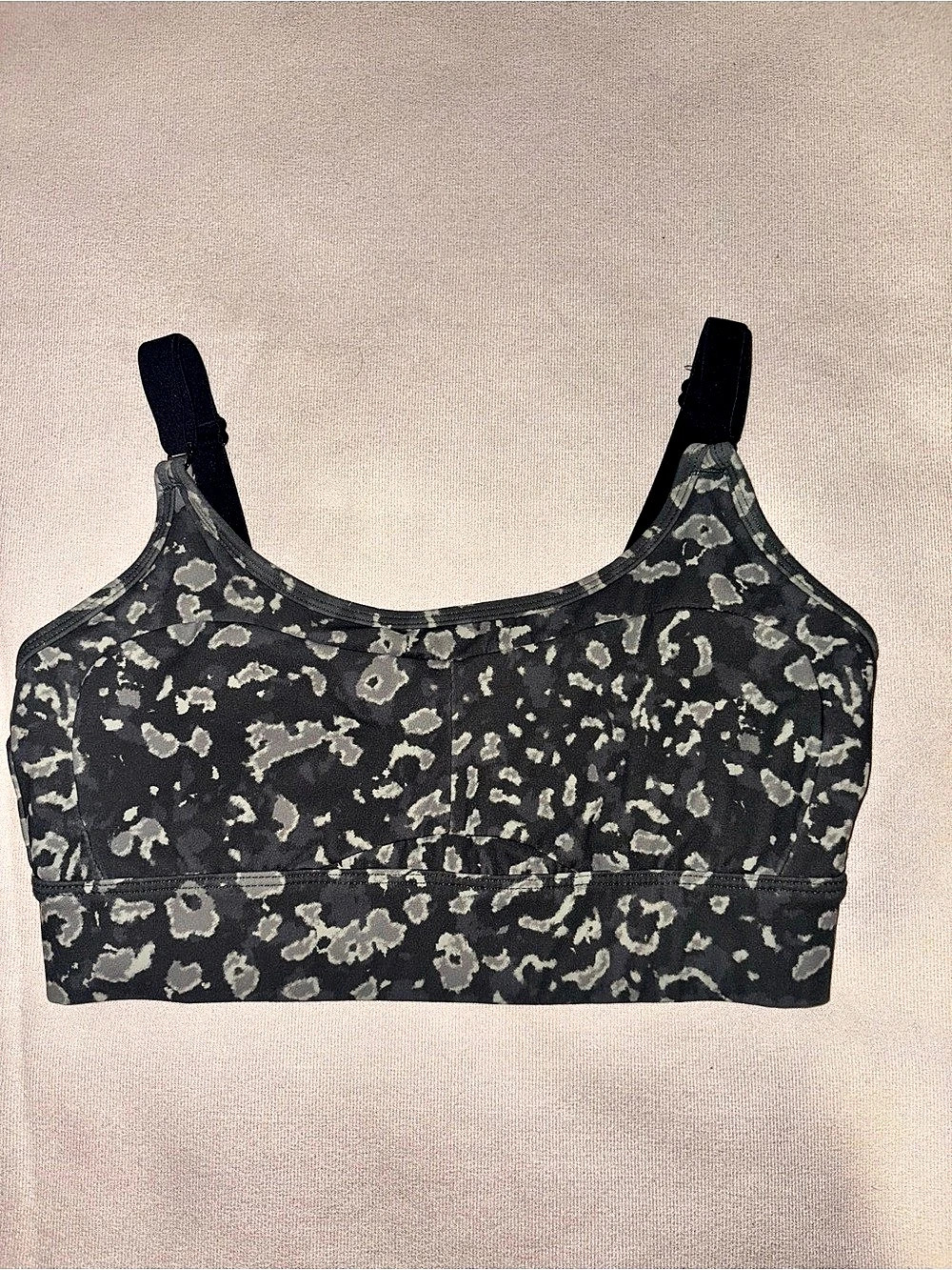 Varley Cometa Bra in Molten Leopard, size Small.